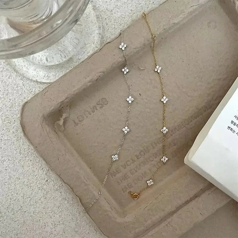 Zirkon-Armband mit vierblättriger Blume für Damen, Gold, Edelstahl