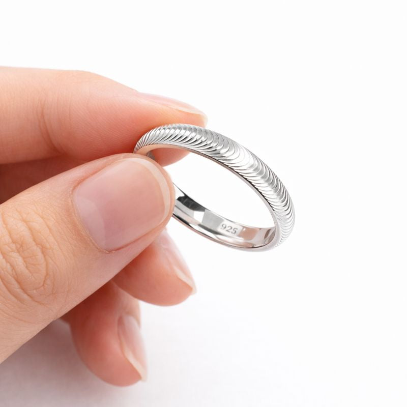 <tc>Ring Ondulation – Ein subtiles Relief in Bewegung</tc>