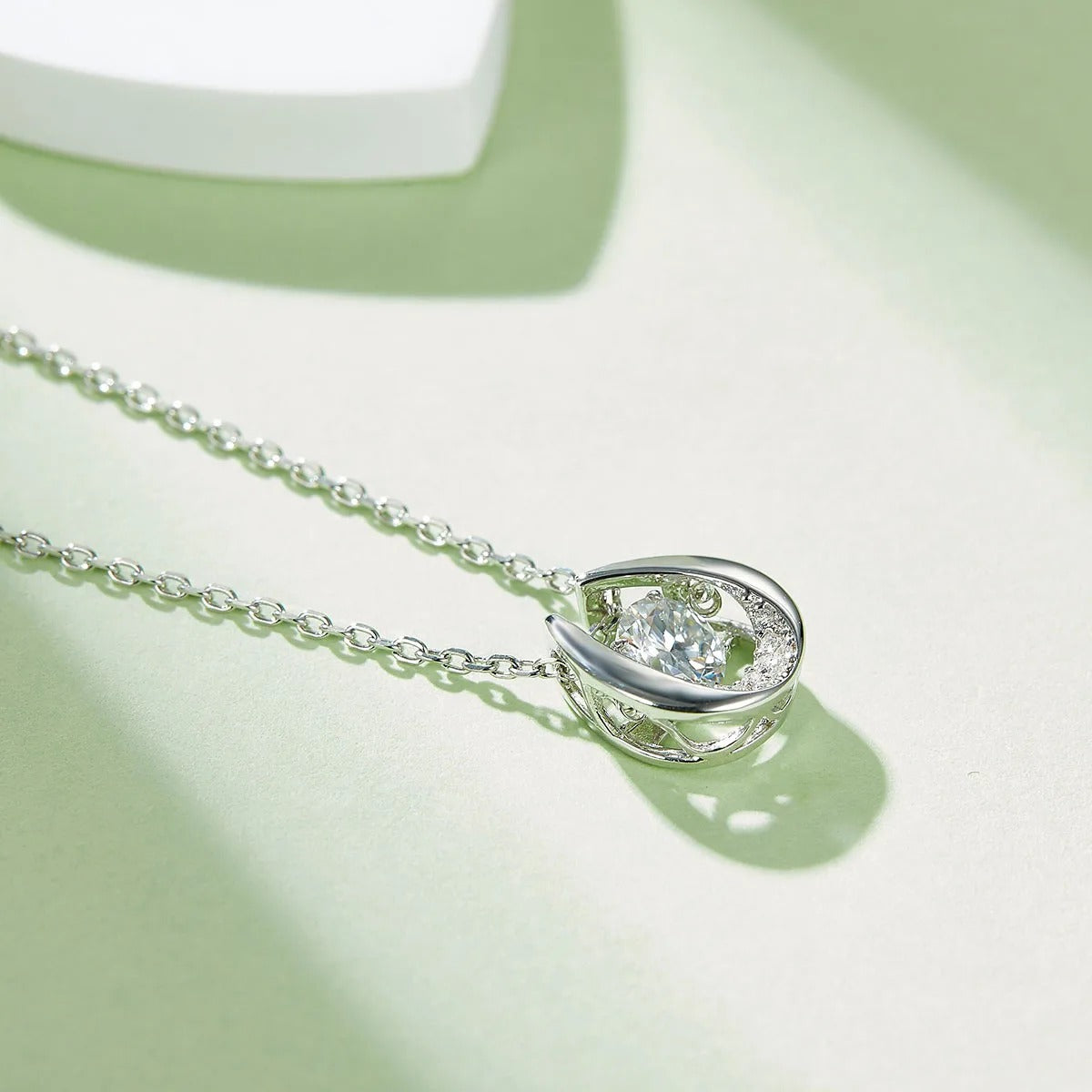 <tc>Collier Dansant – Die Kunst des Schmuckes in Bewegung</tc>